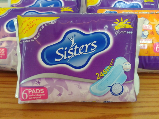 El embalaje de la servilleta sanitaria rellena los cojines menstruales de la tela absorbente impermeable