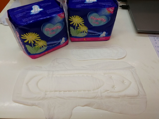 La servilleta sanitaria orgánica rellena 280m m que los cojines sanitarios de seda se secan para la señora