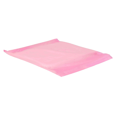Cojines de la toalla sanitaria de las mujeres diurnas con algodón absorbente de las alas sobre la hoja