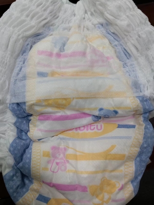 El bebé de la tela no tejida levanta el grado disponible B del pañal de los pantalones